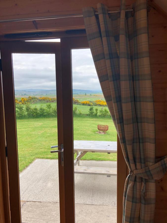 Loch Shin Glamping Pods Villa แลร์ก ภายนอก รูปภาพ