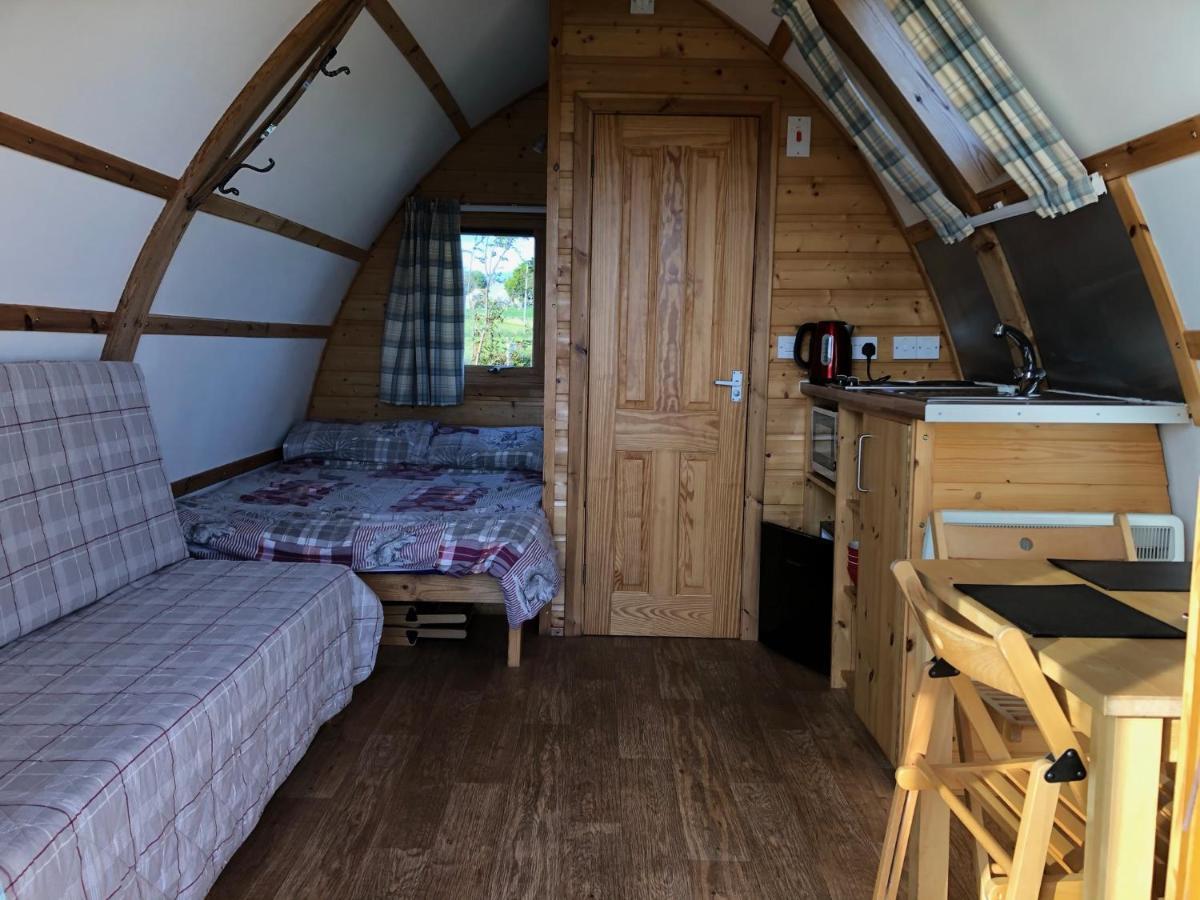 Loch Shin Glamping Pods Villa แลร์ก ภายนอก รูปภาพ