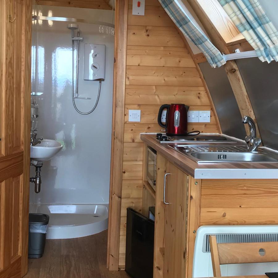 Loch Shin Glamping Pods Villa แลร์ก ภายนอก รูปภาพ